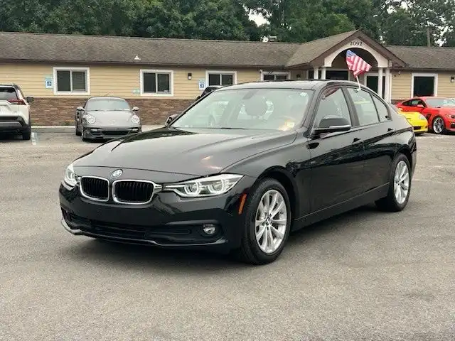 2018 BMW 3 Series 320i xDrive Sedan's photo