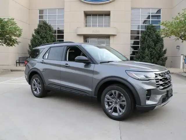 2026 Ford Explorer Active 4WD's photo