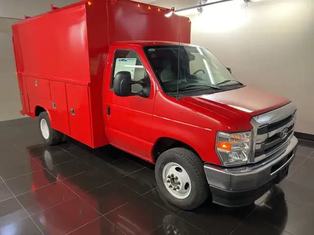 2026 Ford E-Series DRW E-350 Super Duty 138 in WB's photo