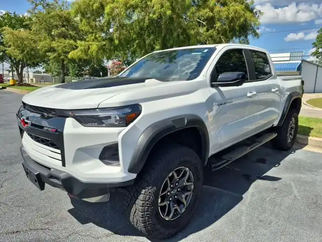 2025 Chevrolet Colorado 4WD ZR2 Crew Cab Short Box's photo