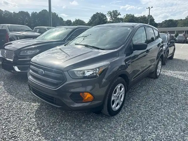 2019 Ford Escape S's photo