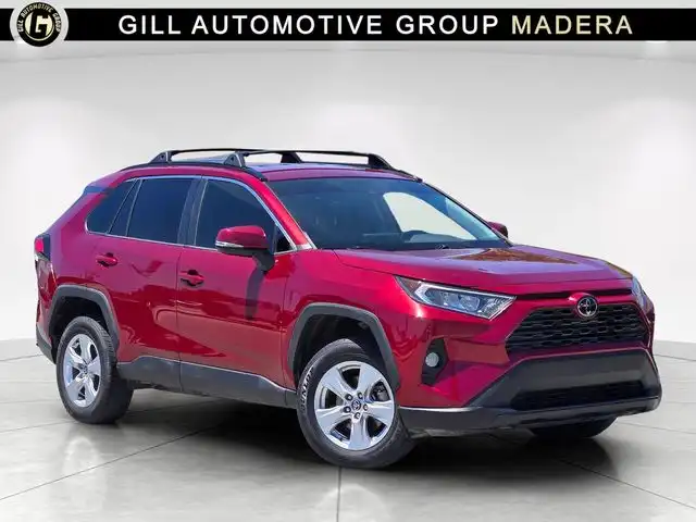2021 Toyota RAV4 XLE AWD's photo