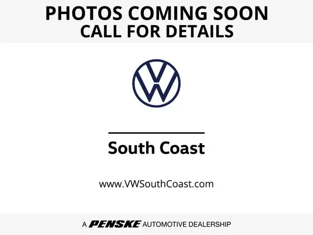 2023 Volkswagen Golf GTI 2.0T SE 4-door's photo