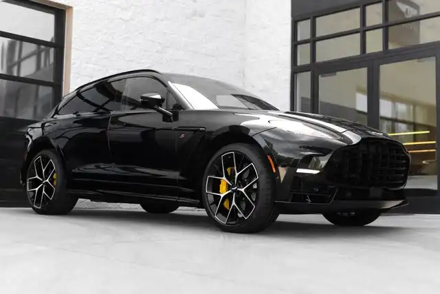 2026 Aston Martin DBX 4.0 V8 S AWD's photo