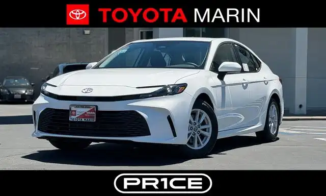 2026 Toyota Camry LE Hybrid's photo
