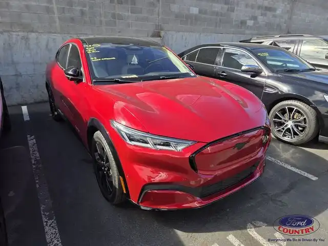 2023 Ford Mustang-Mach-e Premium's photo