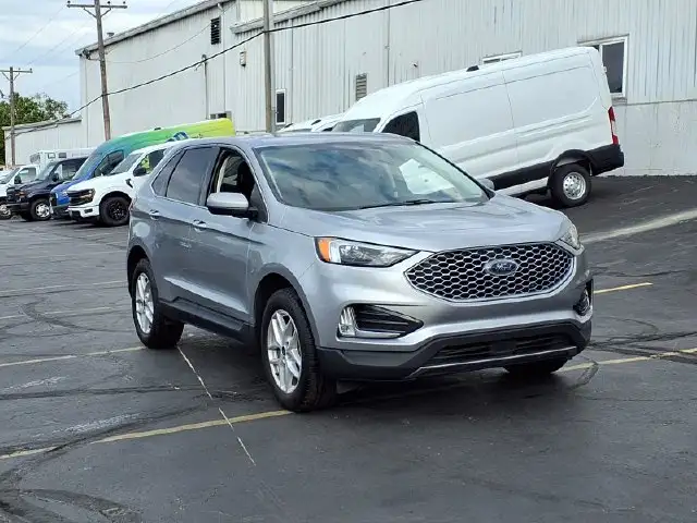 2024 Ford Edge SEL AWD's photo