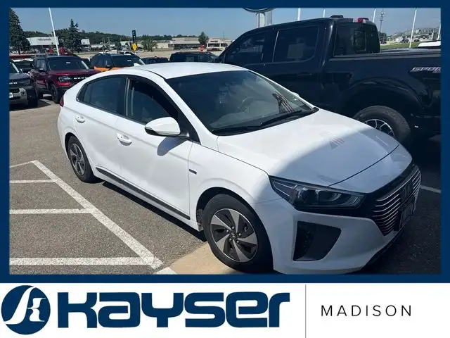 2017 Hyundai Ioniq 1.6 SEL Hybrid DCT's photo