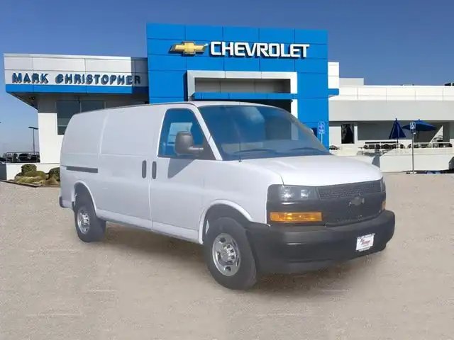 2026 Chevrolet Express 2500 Work Van HD's photo