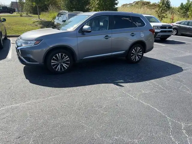 2020 Mitsubishi Outlander SEL S-AWC's photo