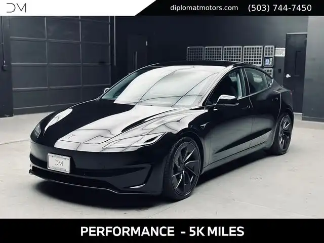 2025 Tesla Model 3 Performance's photo