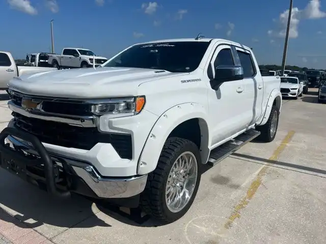 2025 Chevrolet Silverado 1500 LT 4X4 Crew Cab Short Box's photo