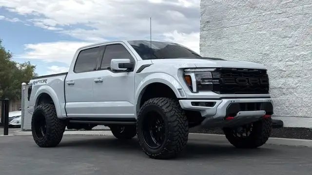 2025 Ford F-150 Raptor 4x4 SuperCrew 5-1/2 Box's photo