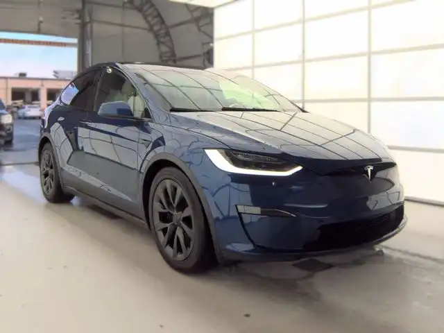 2022 Tesla Model X Long Range's photo