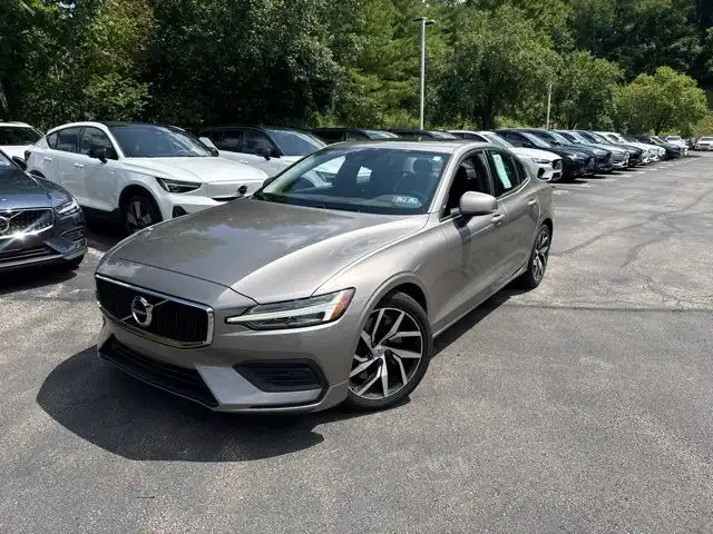 2019 Volvo S60 T6 Momentum AWD's photo