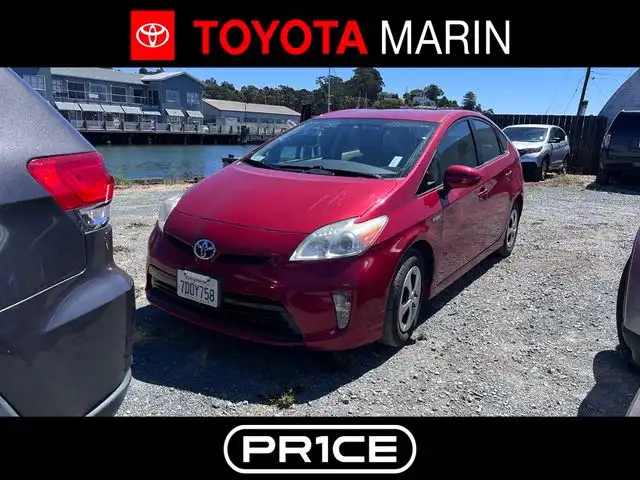 2013 Toyota Prius Two's photo