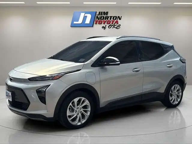 2023 Chevrolet Bolt EUV LT's photo