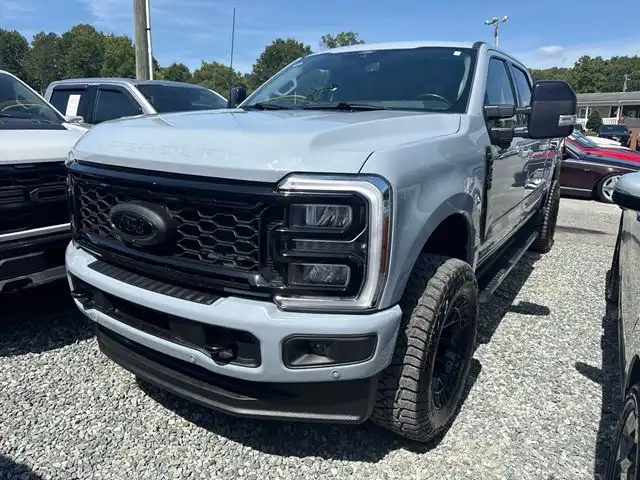 2025 Ford F-250 Lariat Crew Cab 4D's photo
