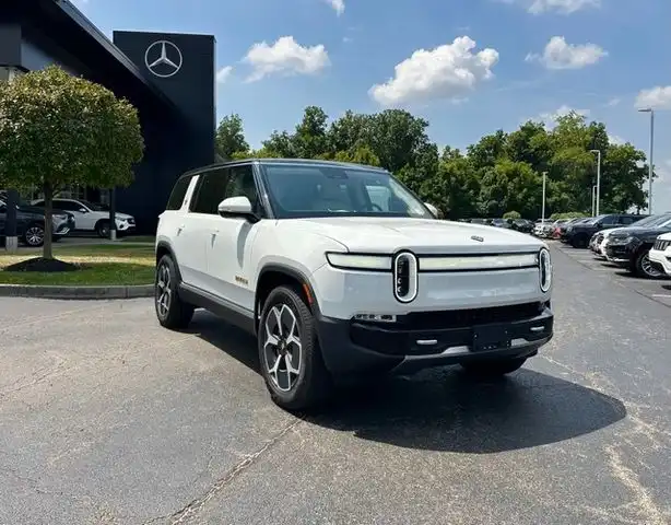 2024 Rivian R1S Adventure Quad-Motor Large Pack's photo