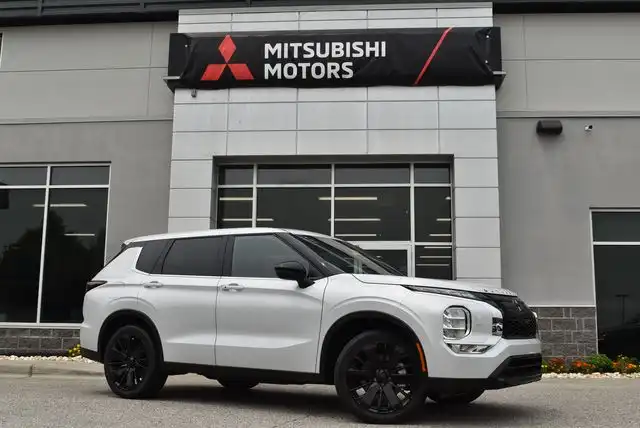 2026 Mitsubishi Outlander LE S-AWC's photo