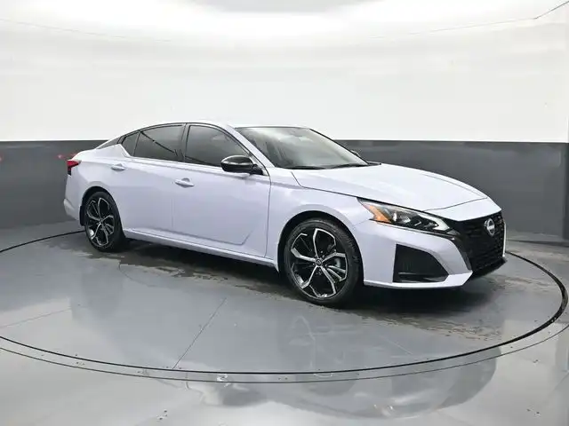 2025 Nissan Altima 2.5 SR's photo