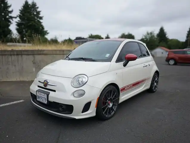 2019 FIAT 500 Abarth's photo