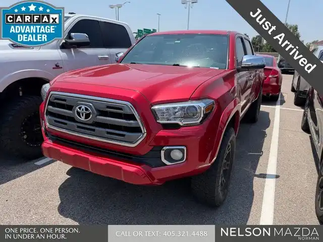 2017 Toyota Tacoma Limited Double Cab 4x4 V6 Auto Short Bed's photo