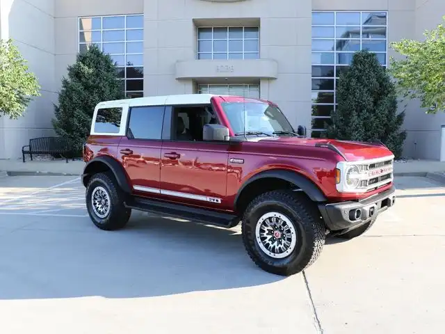 2026 Ford Bronco Outer Banks 4x4's photo