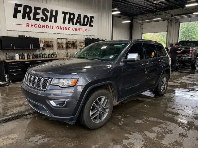 2017 Jeep Grand Cherokee Limited's photo