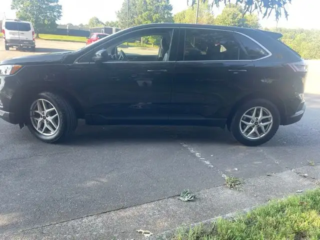 2023 Ford Edge SEL AWD's photo