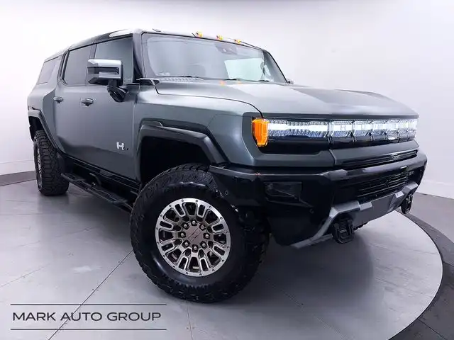 2024 GMC Hummer EV 3X SUV's photo