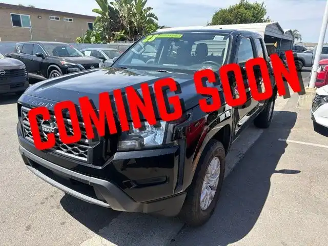 2023 Nissan Frontier SV Crew Cab 4WD SWB's photo