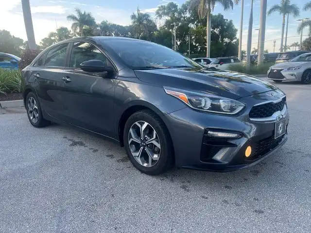 2019 Kia Forte LXS AT's photo