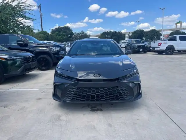 2026 Toyota Camry SE Hybrid's photo
