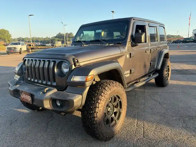 2019 Jeep Wrangler Sport S's photo