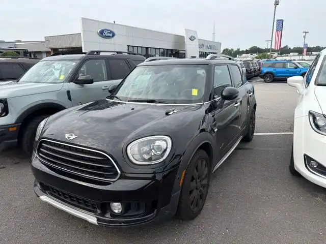 2017 MINI Countryman ALL4's photo