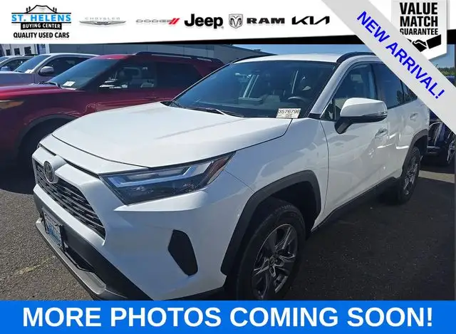 2024 Toyota RAV4 XLE AWD's photo