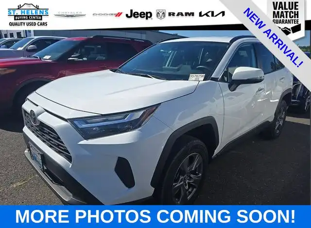 2024 Toyota RAV4 XLE AWD's photo