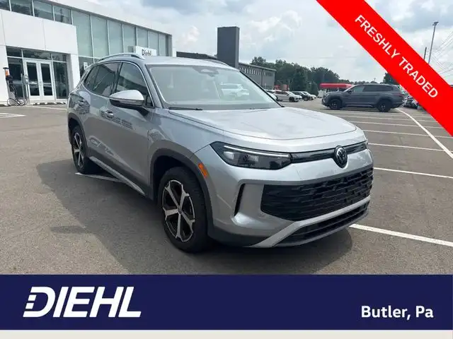 2025 Volkswagen Tiguan 2.0T SE 4Motion's photo