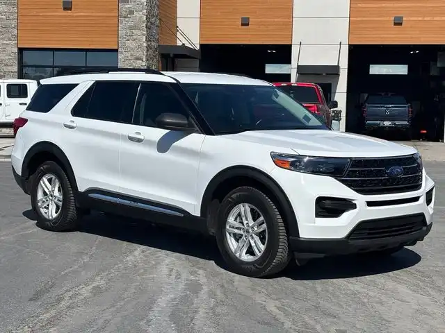 2021 Ford Explorer XLT 4WD's photo