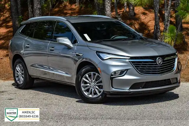 2023 Buick Enclave Essence's photo