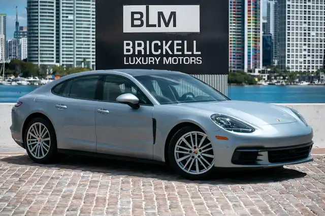 2019 Porsche Panamera 4's photo