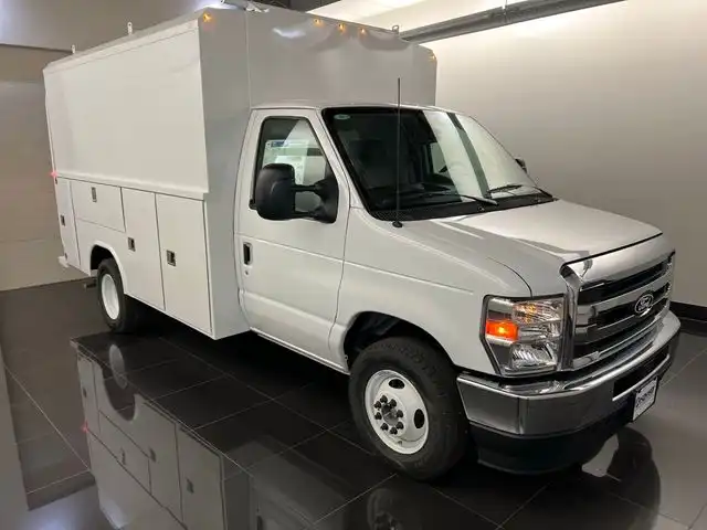 2026 Ford E-Series DRW E-350 Super Duty 138 in WB's photo
