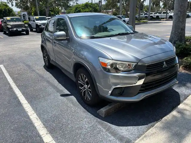 2017 Mitsubishi Outlander Sport 2.0 ES AWC CVT's photo