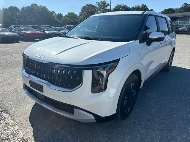 2026 Kia Carnival LXS HEV's photo