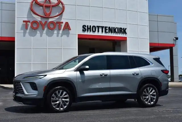 2025 Buick Enclave Preferred AWD's photo