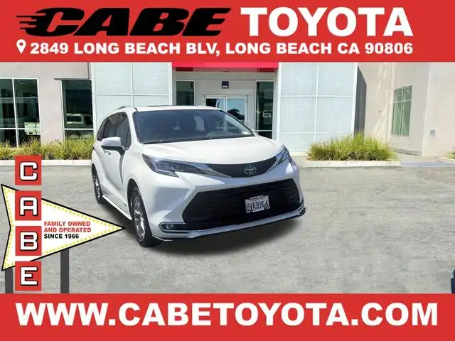2021 Toyota Sienna XLE 8-Passenger Hybrid FWD's photo