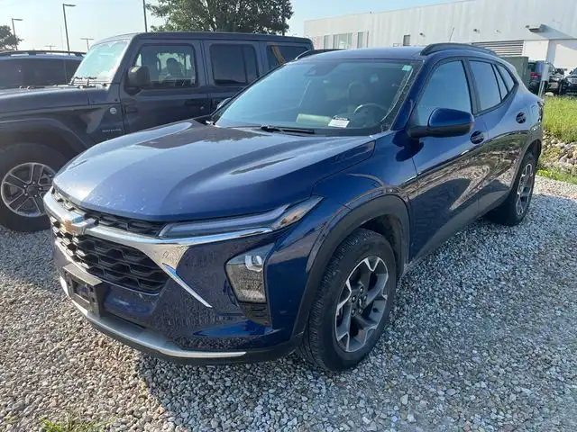 2024 Chevrolet Trax LT's photo