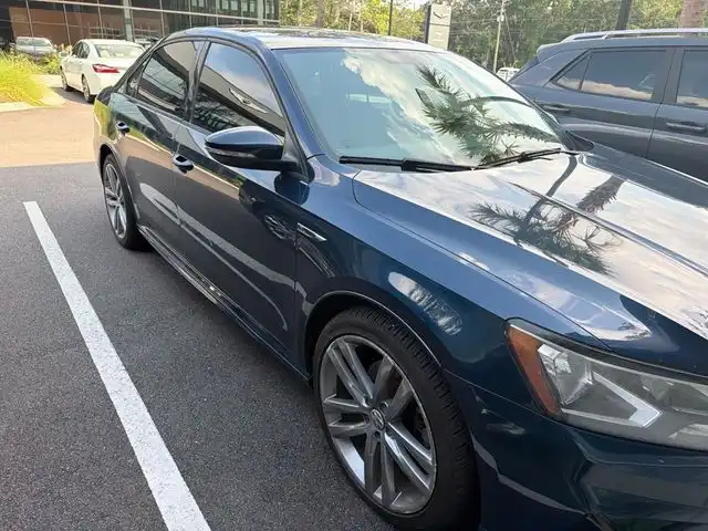 2018 Volkswagen Passat 2.0T R-Line Auto's photo