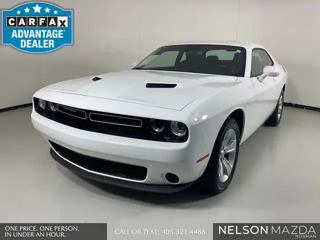 2023 Dodge Challenger SXT Auto's photo